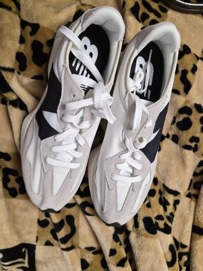 SOLD------NWOT  Balance White and Black Athletic Sneakers